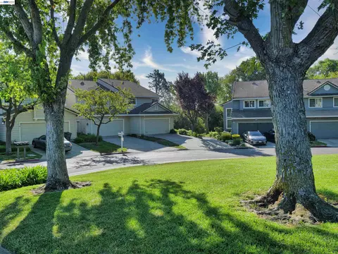 Exterior - 7445 Rolling Hills Cir, Dublin, CA 94568 photo 2 of 8