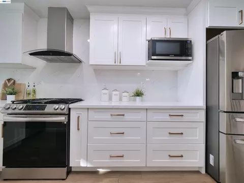 Kitchen - 7445 Rolling Hills Cir, Dublin, CA 94568 photo 3 of 8
