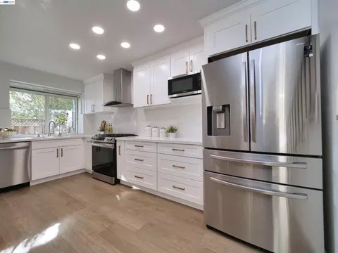 Kitchen - 7445 Rolling Hills Cir, Dublin, CA 94568 photo 2 of 8