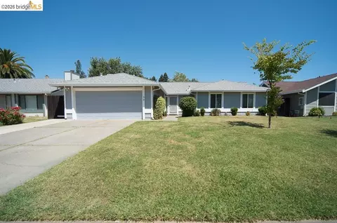 39 Stanislaus Cir, Sacramento, CA 95831