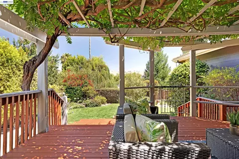 Exterior - 2525 Bruce Dr, Fremont, CA 94539 photo 8 of 20