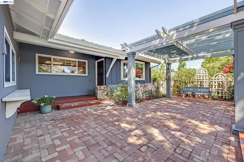 Exterior - 2525 Bruce Dr, Fremont, CA 94539 photo 2 of 20