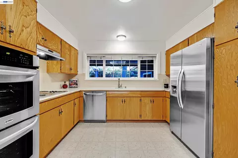 Kitchen - 2525 Bruce Dr, Fremont, CA 94539 photo 1 of 2