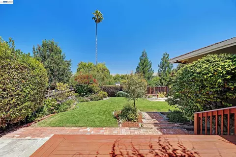Exterior - 2525 Bruce Dr, Fremont, CA 94539 photo 9 of 20