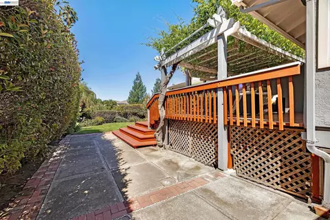 Exterior - 2525 Bruce Dr, Fremont, CA 94539 photo 17 of 20