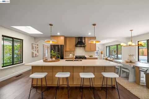 2883 Bowling Green Dr, Walnut Creek, CA 94598