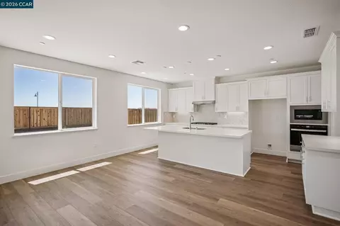Living - 3576 Darnoch Ave, Lathrop, CA 95330 photo 2 of 4