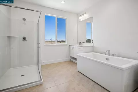 Bath - 3576 Darnoch Ave, Lathrop, CA 95330 photo 5 of 5