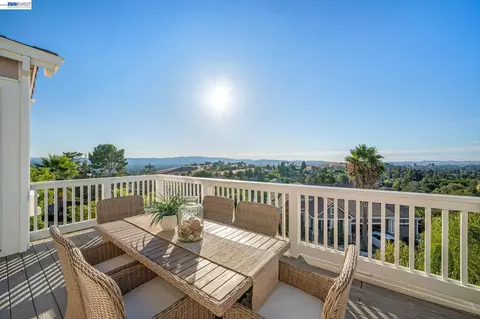 Exterior - 1121 Newhaven Pl, Concord, CA 94518 photo 1 of 9