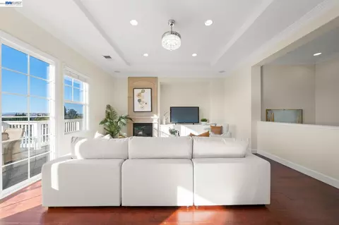 Living - 1121 Newhaven Pl, Concord, CA 94518 photo 5 of 7
