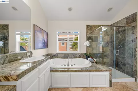 Bath - 1121 Newhaven Pl, Concord, CA 94518 photo 2 of 7