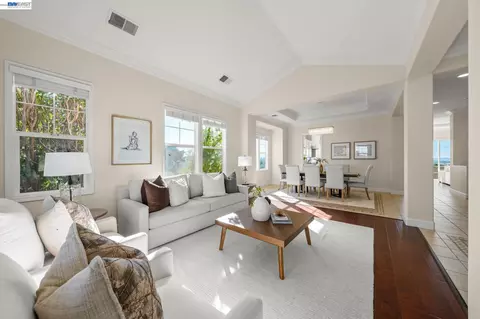 Living - 1121 Newhaven Pl, Concord, CA 94518 photo 3 of 7