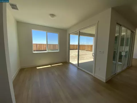 Living - 3600 Darnoch, Lathrop, CA 95330 photo 5 of 5