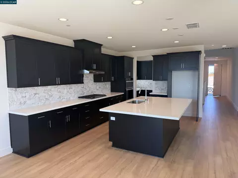 Kitchen - 3600 Darnoch, Lathrop, CA 95330 photo 2 of 4