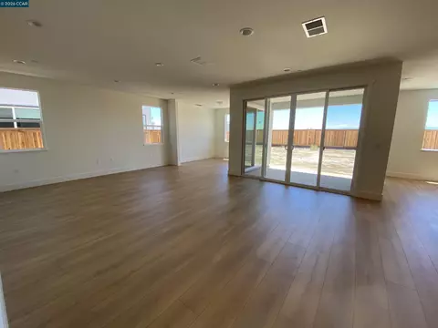 Living - 3600 Darnoch, Lathrop, CA 95330 photo 4 of 5