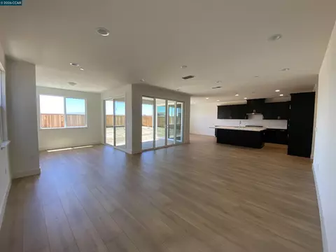 Living - 3600 Darnoch, Lathrop, CA 95330 photo 3 of 5