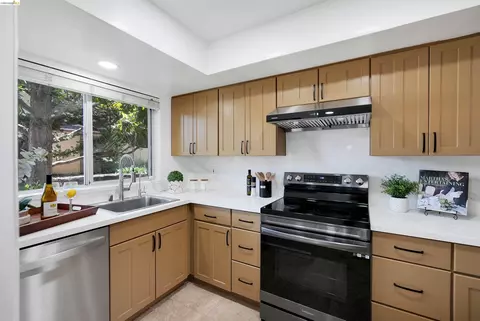 Kitchen - 1909 Landess Ave, Milpitas, CA 95035 photo 5 of 5
