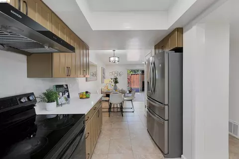 Kitchen - 1909 Landess Ave, Milpitas, CA 95035 photo 4 of 5