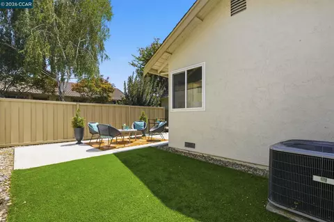 Exterior - 4814 Wolf Way, Concord, CA 94521 photo 4 of 8