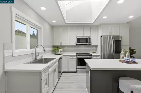 Kitchen - 4814 Wolf Way, Concord, CA 94521 photo 2 of 5