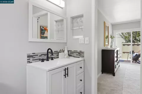 Bath - 4814 Wolf Way, Concord, CA 94521 photo 4 of 5