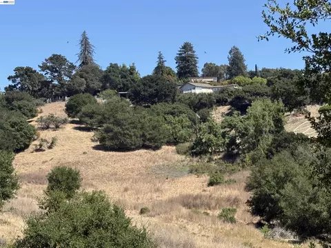 0 Clover Rd, Hayward, CA 94542 photo 3