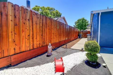 Exterior - 638 Berkeley Way, Fairfield, CA 94533 photo 5 of 11