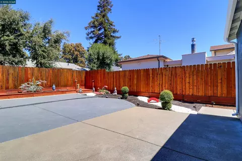 Exterior - 638 Berkeley Way, Fairfield, CA 94533 photo 3 of 11