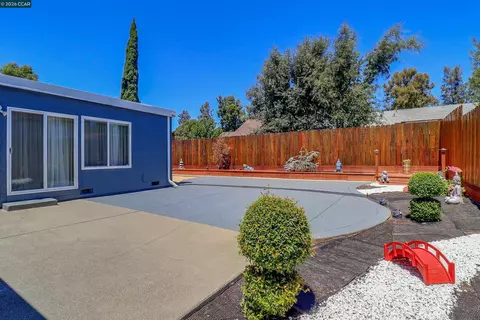 Exterior - 638 Berkeley Way, Fairfield, CA 94533 photo 9 of 10
