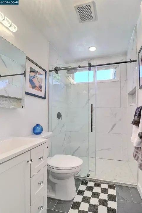 Bath - 638 Berkeley Way, Fairfield, CA 94533 photo 1 of 2