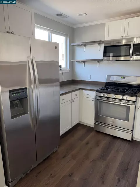 Kitchen - 251 Arthur Rd, Martinez, CA 94553 photo 3 of 3