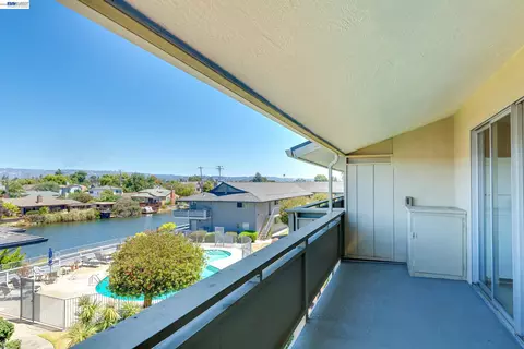 View/Area - 339 Broadway #307, Alameda, CA 94501 photo 2 of 4