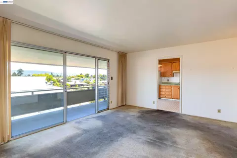 Living - 339 Broadway #307, Alameda, CA 94501 photo 1 of 3