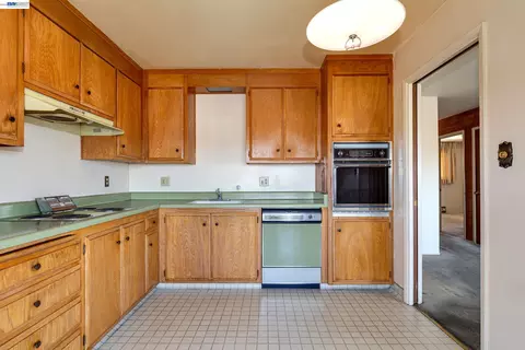 Kitchen - 339 Broadway #307, Alameda, CA 94501 photo 1 of 3