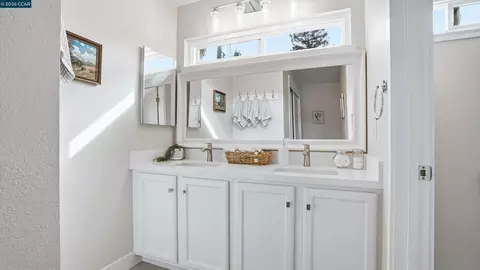 Bath - 235 Appalachian Dr, Martinez, CA 94553 photo 2 of 4
