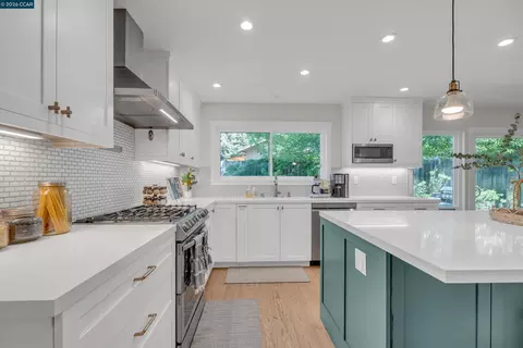 Kitchen - 235 Appalachian Dr, Martinez, CA 94553 photo 6 of 7