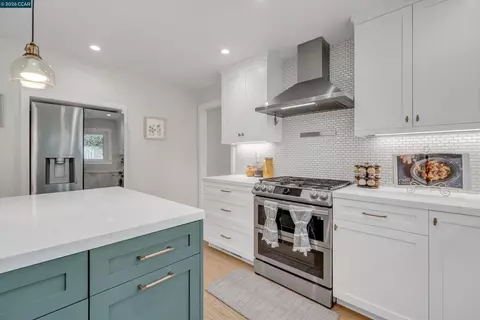 Kitchen - 235 Appalachian Dr, Martinez, CA 94553 photo 4 of 7