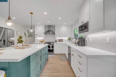 Kitchen - 235 Appalachian Dr, Martinez, CA 94553 photo 3 of 7