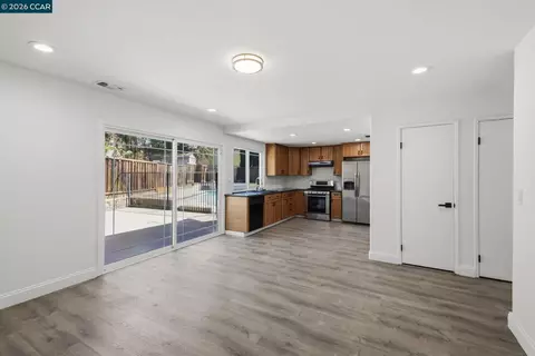 Living - 2750 Gomes Ct, Tracy, CA 95376 photo 9 of 13