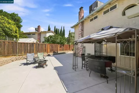 Exterior - 2750 Gomes Ct, Tracy, CA 95376 photo 10 of 15