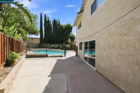 Exterior - 2750 Gomes Ct, Tracy, CA 95376 photo 5 of 15