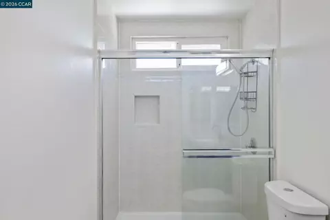 Bath - 2750 Gomes Ct, Tracy, CA 95376 photo 4 of 5