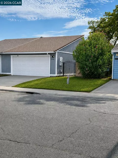 7516 Whisperwillow Dr, Sacramento, CA 95828