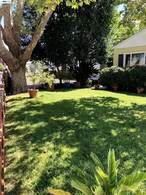 Exterior - 1066 Maple Ave, Vallejo, CA 94591 photo 3 of 19