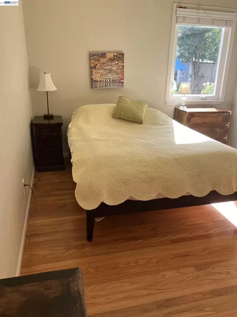 Bedroom - 1066 Maple Ave, Vallejo, CA 94591 photo 6 of 7