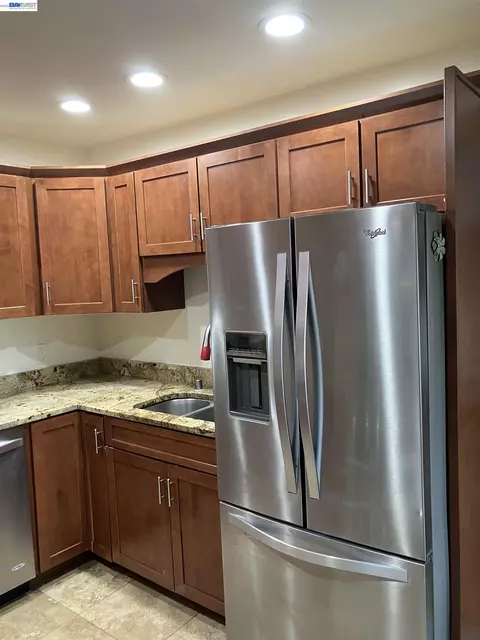 Kitchen - 1066 Maple Ave, Vallejo, CA 94591 photo 8 of 8