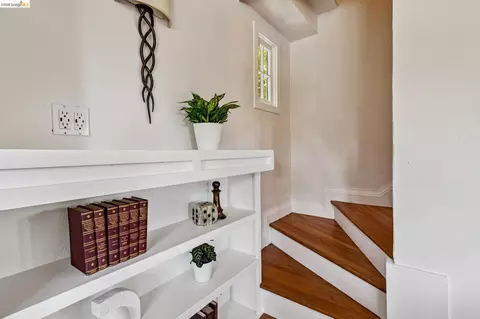 Entry Way - 639 Cragmont, Berkeley, CA 94708 photo 3 of 4