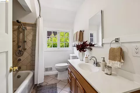 Bath - 639 Cragmont, Berkeley, CA 94708 photo 3 of 3