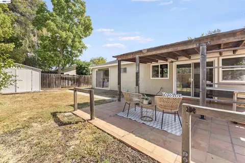 Exterior - 695 Debra St, Livermore, CA 94550 photo 4 of 8