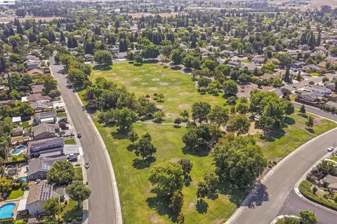 View/Area - 695 Debra St, Livermore, CA 94550 photo 10 of 14